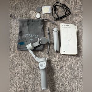 DJI OM 4 - Handheld 3-Axis Smartphone Gimbal Stabilizer
